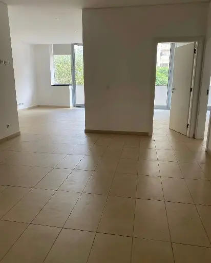 [2 ª PORTA 24] Apartamento T2 Frontal 2ª-24